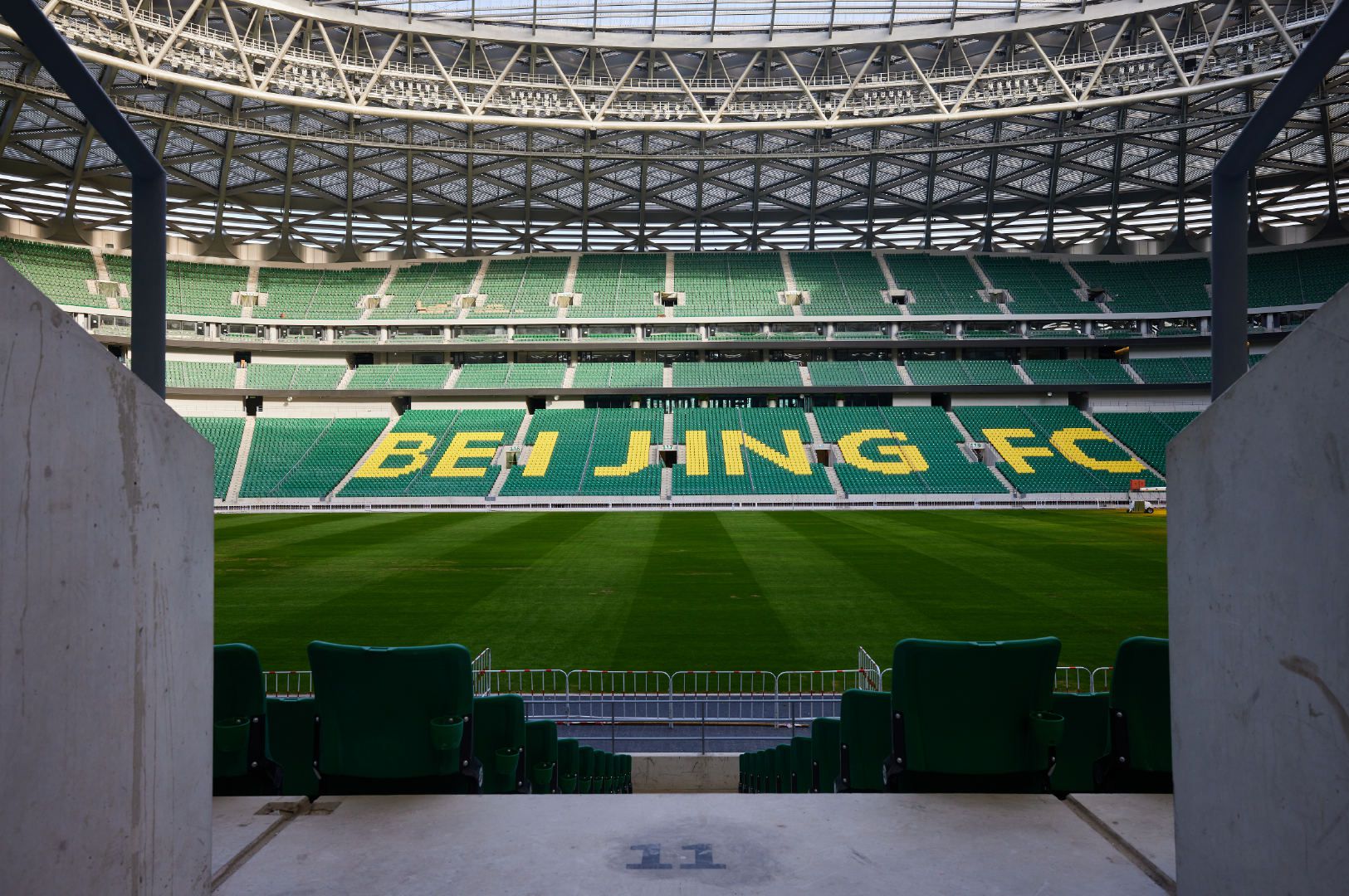 今日焦点战预告18:00韩职联升降级附加赛 釜山偶像vs水原FC、金浦FCvsFC江原 首回合谁能先拔头筹？20:00亚冠赛事武汉三镇 VS 浦项制铁，武汉三镇能否捍卫主场颜面？03:00 英超赛场谢菲尔德联 VS 利物浦，谢菲尔德联临阵换帅，利物浦笑纳三分？04:15 英超 曼联 VS 切尔西，红蓝大战，曼联内部频传将帅不合之声，切尔西乘势再取一胜？事件图片报：穆勒想再踢一年，若续约他希望不降薪&转会想去欧冠球队德媒《图片报》报道称，穆勒还想要再踢一年，如果和拜仁续约他希望的是不降薪。